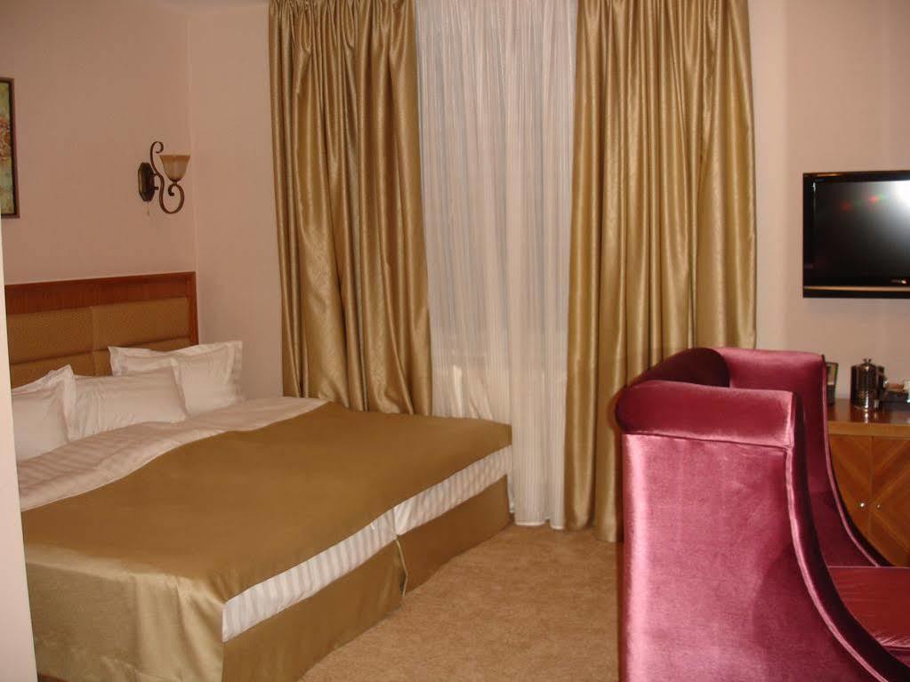Prestige Hotel Nur-Sultan  Exterior photo