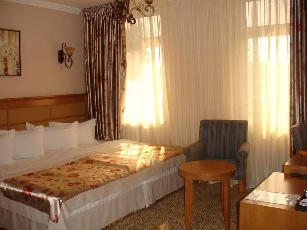 Prestige Hotel Nur-Sultan  Exterior photo