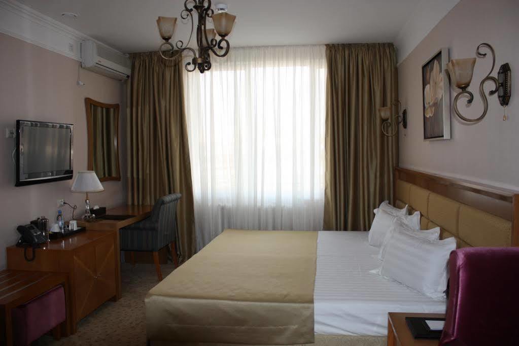 Prestige Hotel Nur-Sultan  Exterior photo